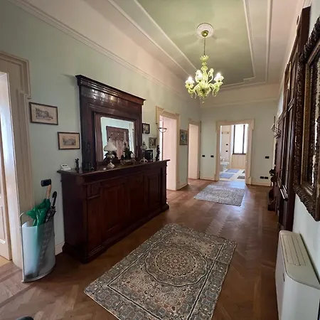 別荘 Residenza Porta Brescia ペスキエーラ・デル・ガルダ
