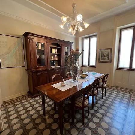 別荘 Residenza Porta Brescia ペスキエーラ・デル・ガルダ